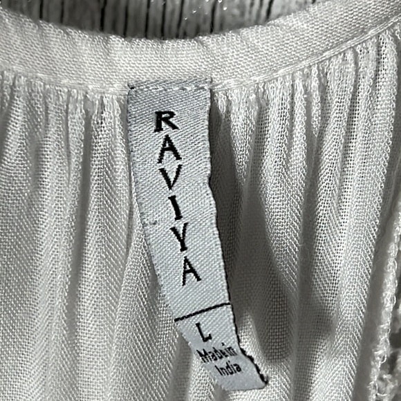Raviya white lace cut out trim tunic tank size large - Picture 5 of 9